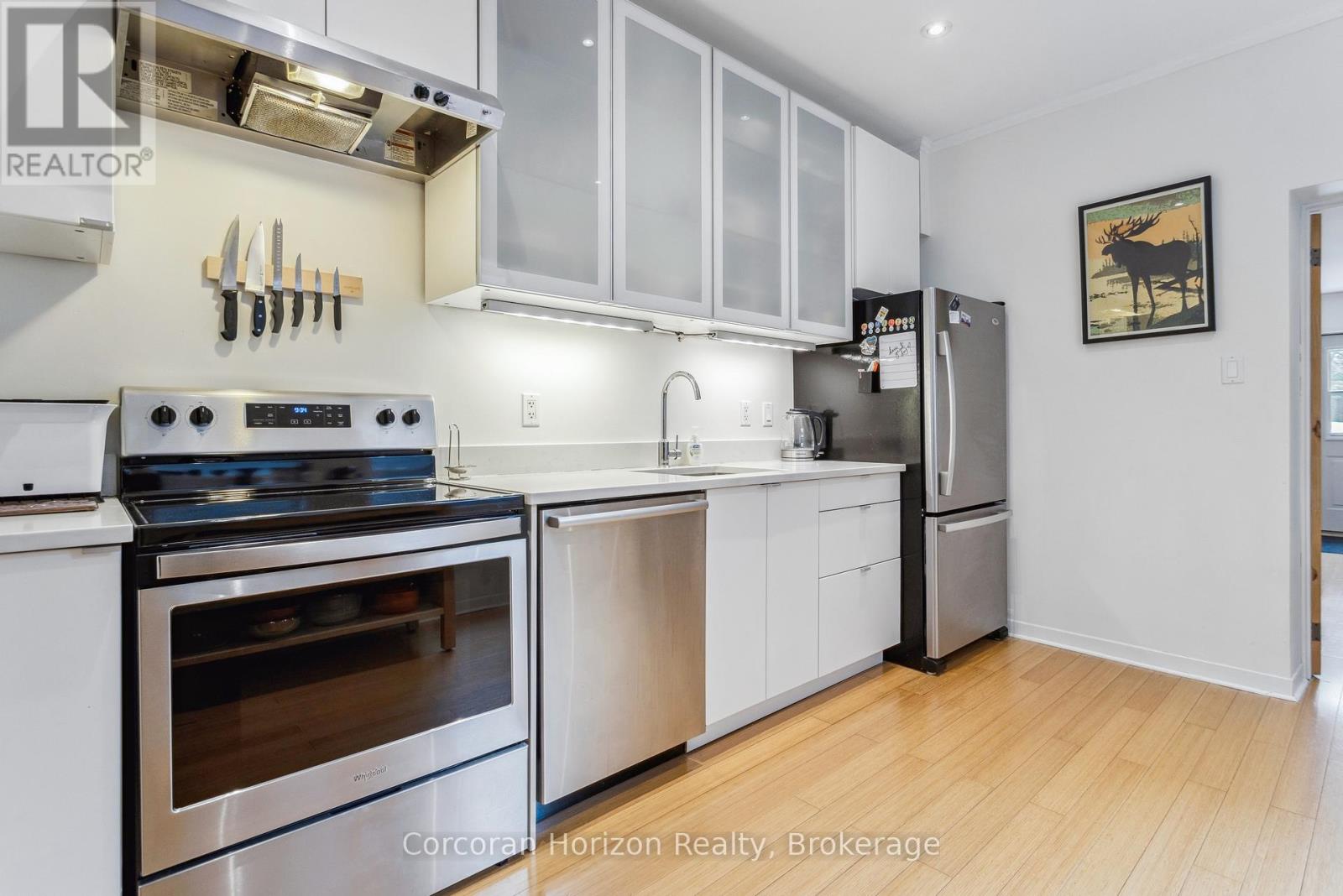 296 Charlton Avenue W, Hamilton, Ontario  L8P 2E5 - Photo 8 - X12776766