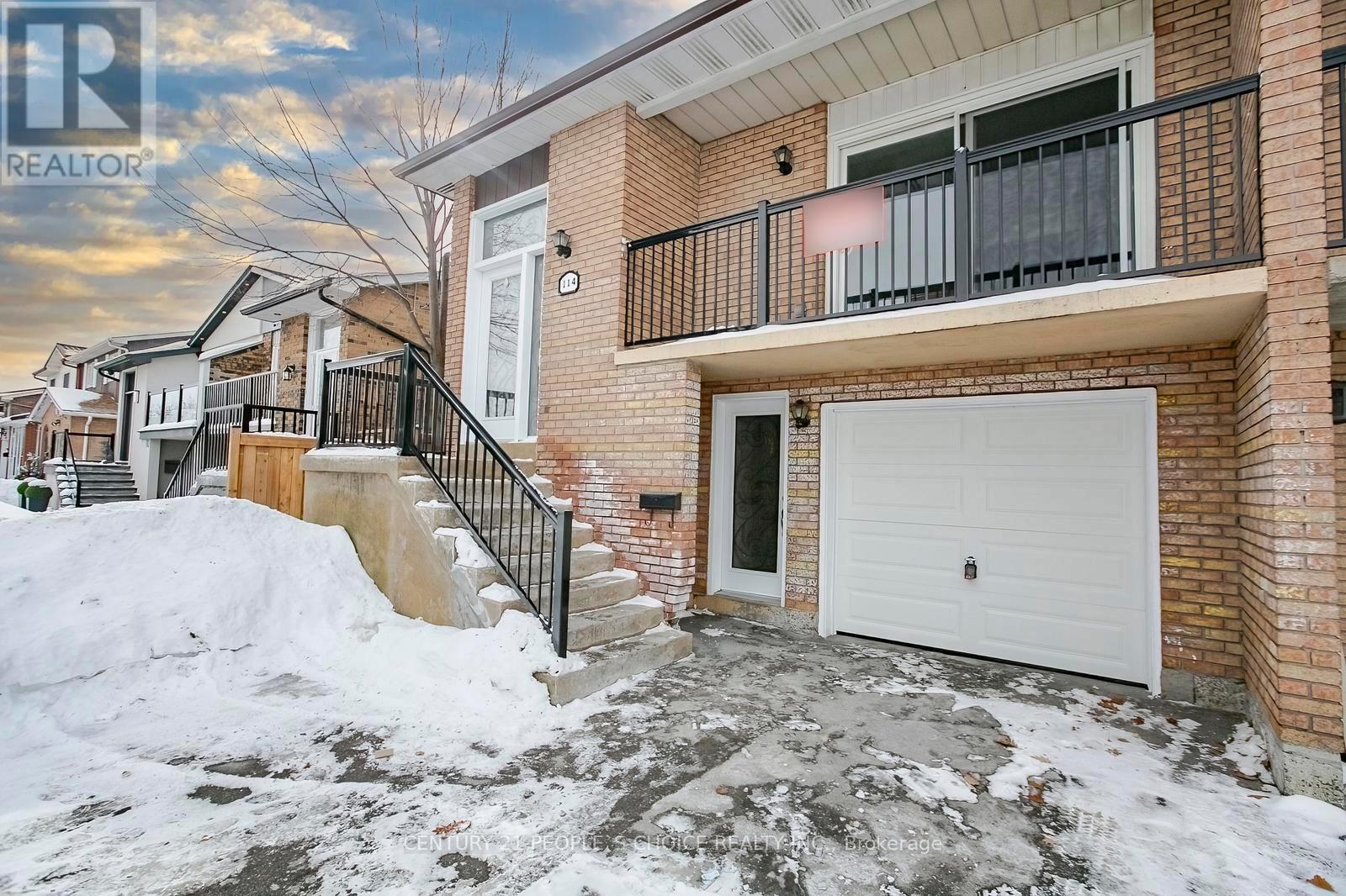 114 Simmons Boulevard, Brampton, Ontario  L6V 3V6 - Photo 2 - W12775864