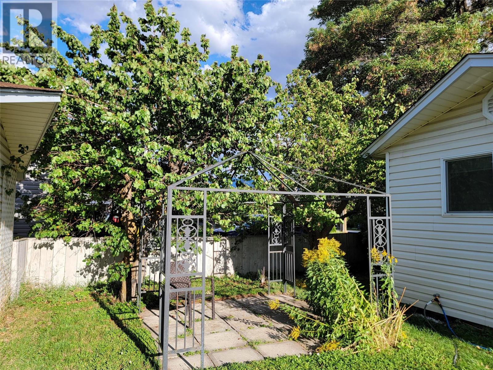 604 11th Avenue, Keremeos, British Columbia  V0X 1N3 - Photo 54 - 10375552