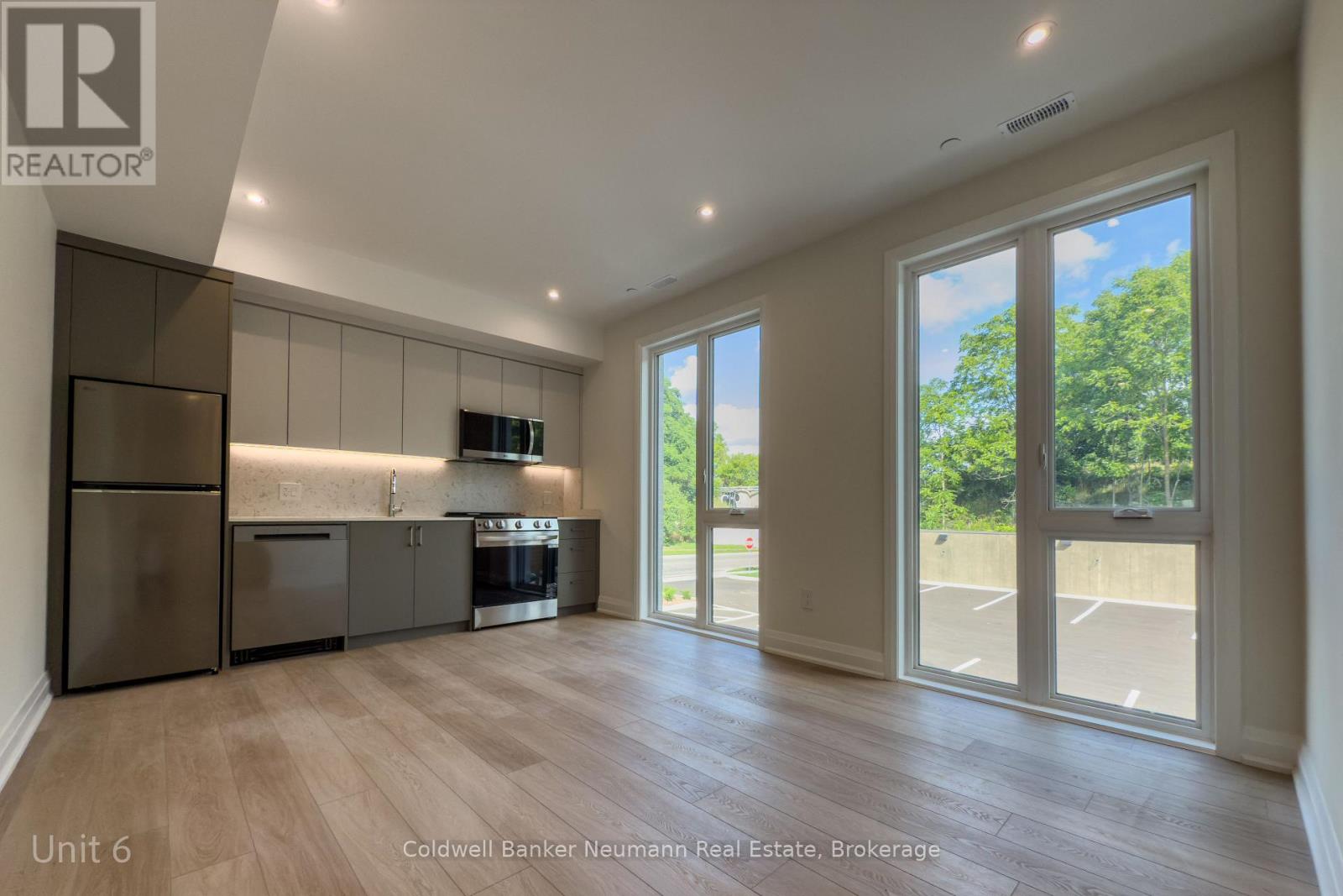 6 - 14 Stevenson Street N, Guelph (St. George's), Ontario  N1E 5A4 - Photo 1 - X12776816