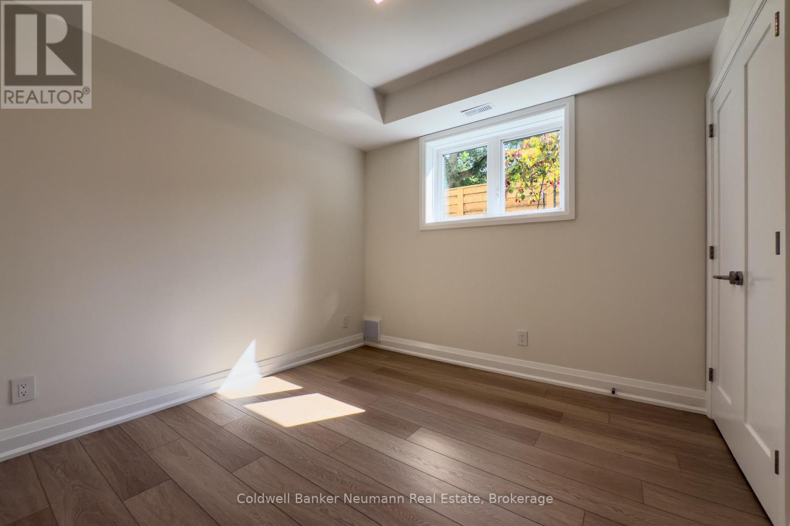 3 - 14 Stevenson Street N, Guelph (St. George's), Ontario  N1E 5A4 - Photo 6 - X12776828