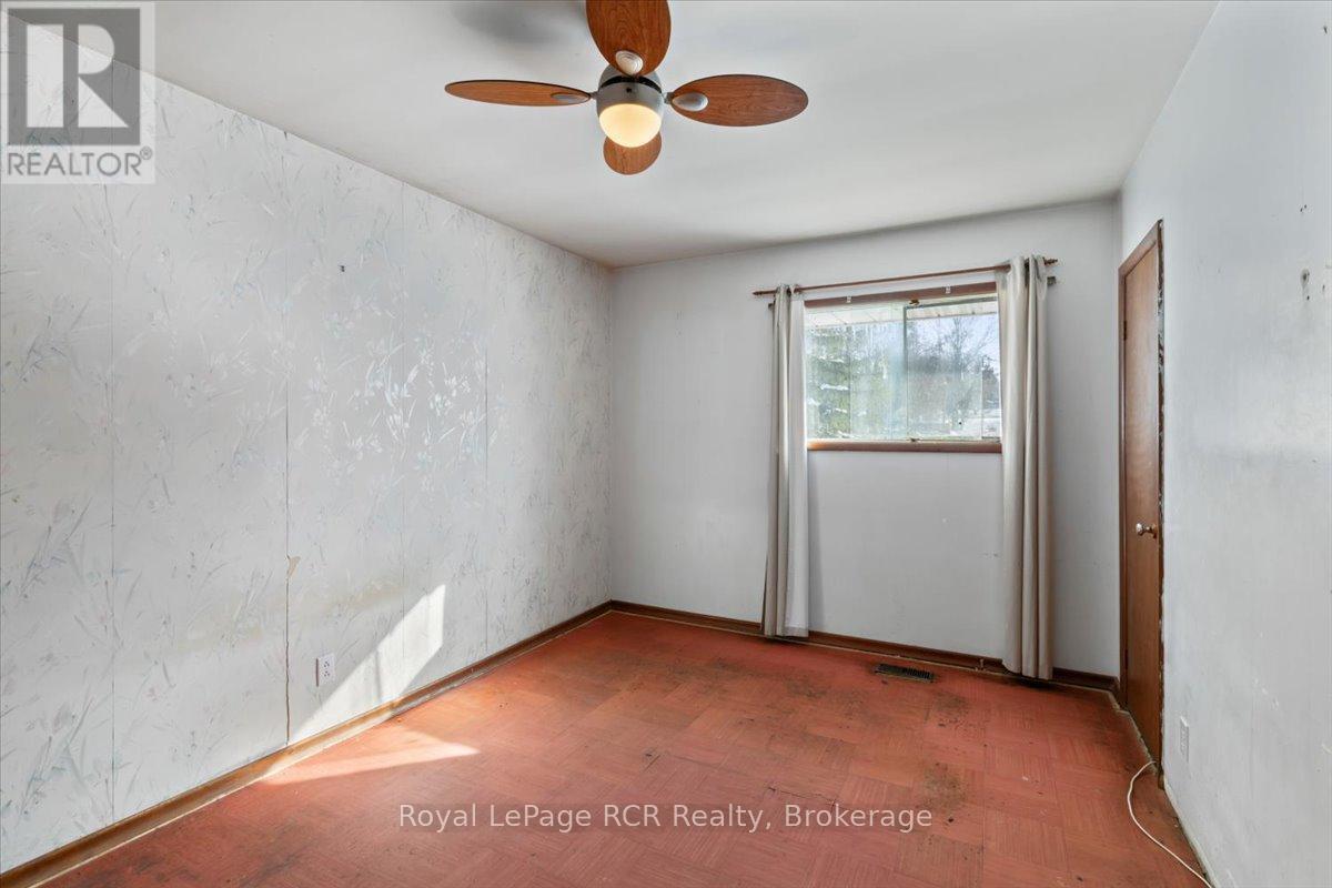 389 3rd Street, Hanover, Ontario N4N 1B4 - Photo 10 - X12776858