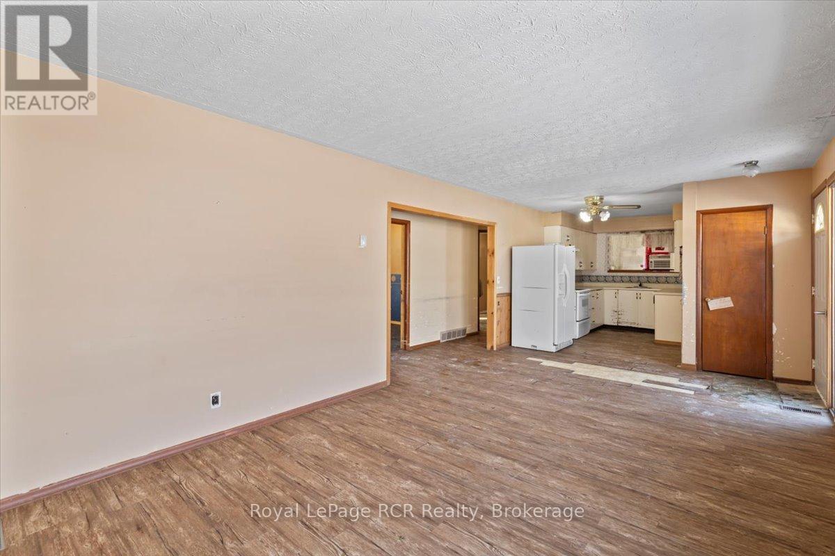 389 3rd Street, Hanover, Ontario N4N 1B4 - Photo 5 - X12776858