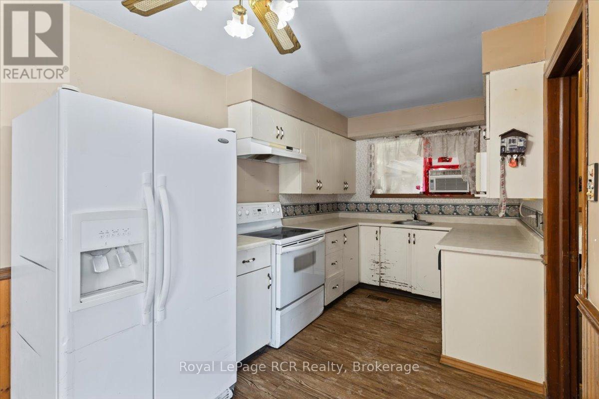 389 3rd Street, Hanover, Ontario N4N 1B4 - Photo 7 - X12776858