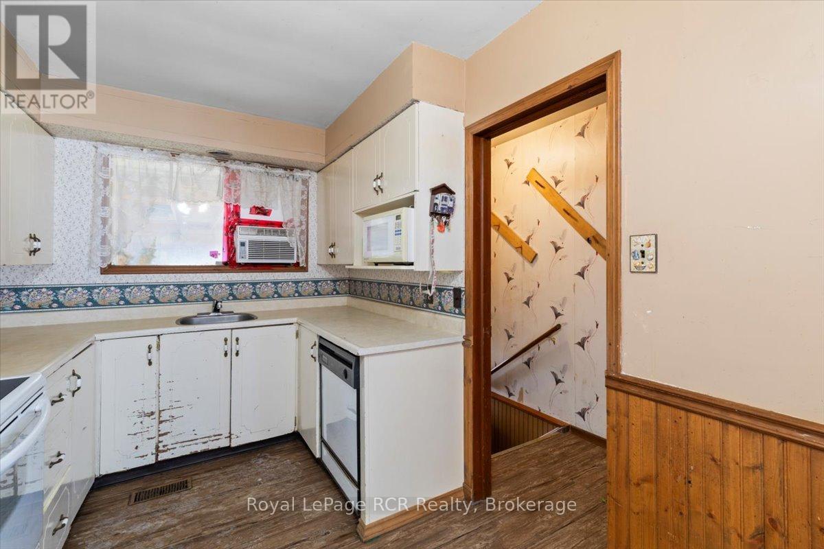 389 3rd Street, Hanover, Ontario N4N 1B4 - Photo 8 - X12776858