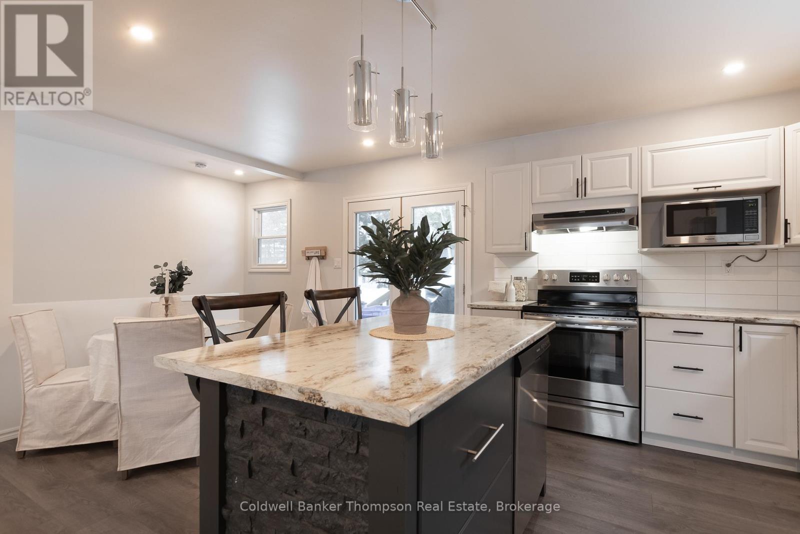 17 Gullins Road, Huntsville, Ontario  P1H 1M6 - Photo 5 - X12776872