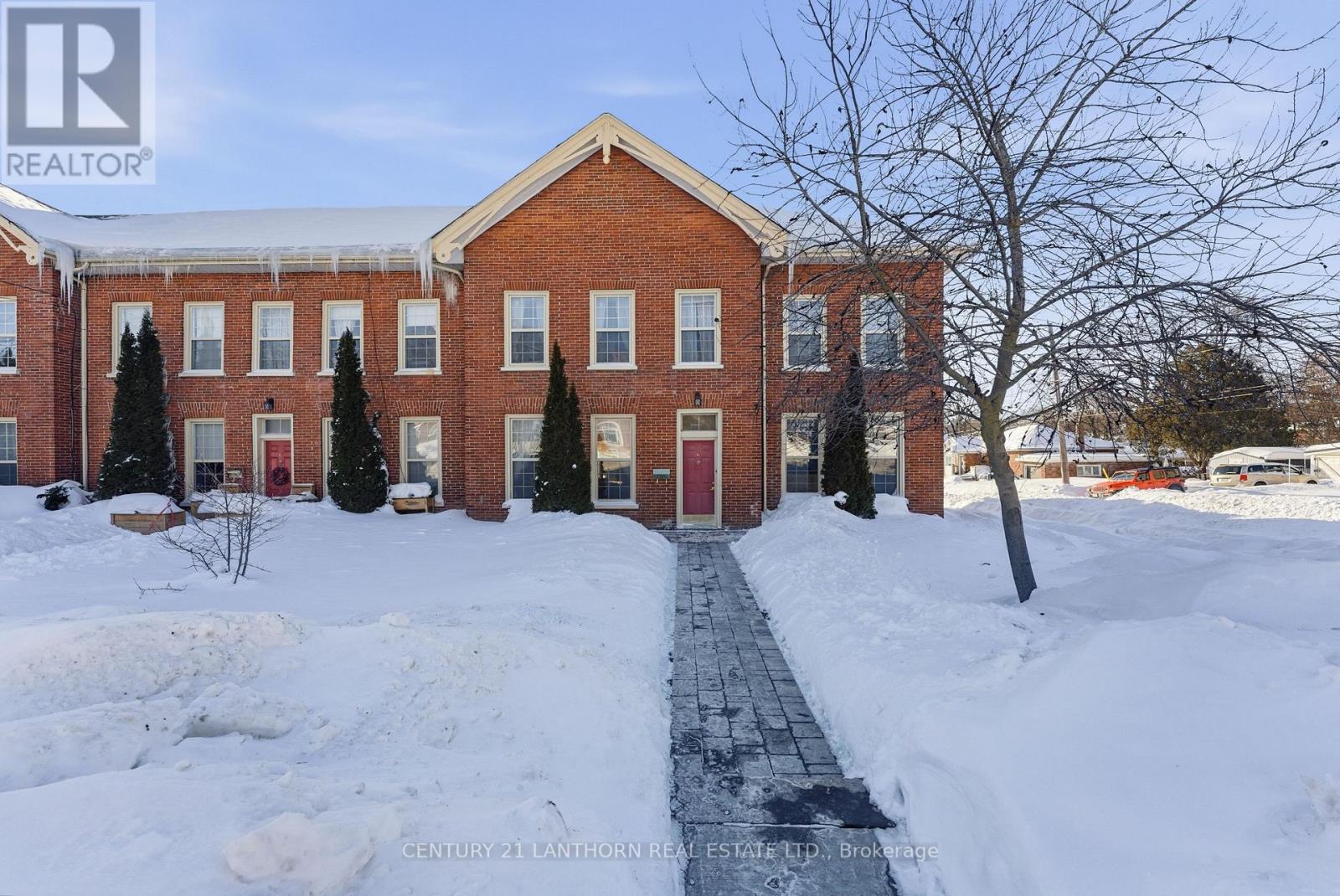 48 Queen Street, Quinte West, Ontario  K8V 4X6 - Photo 1 - X12776698