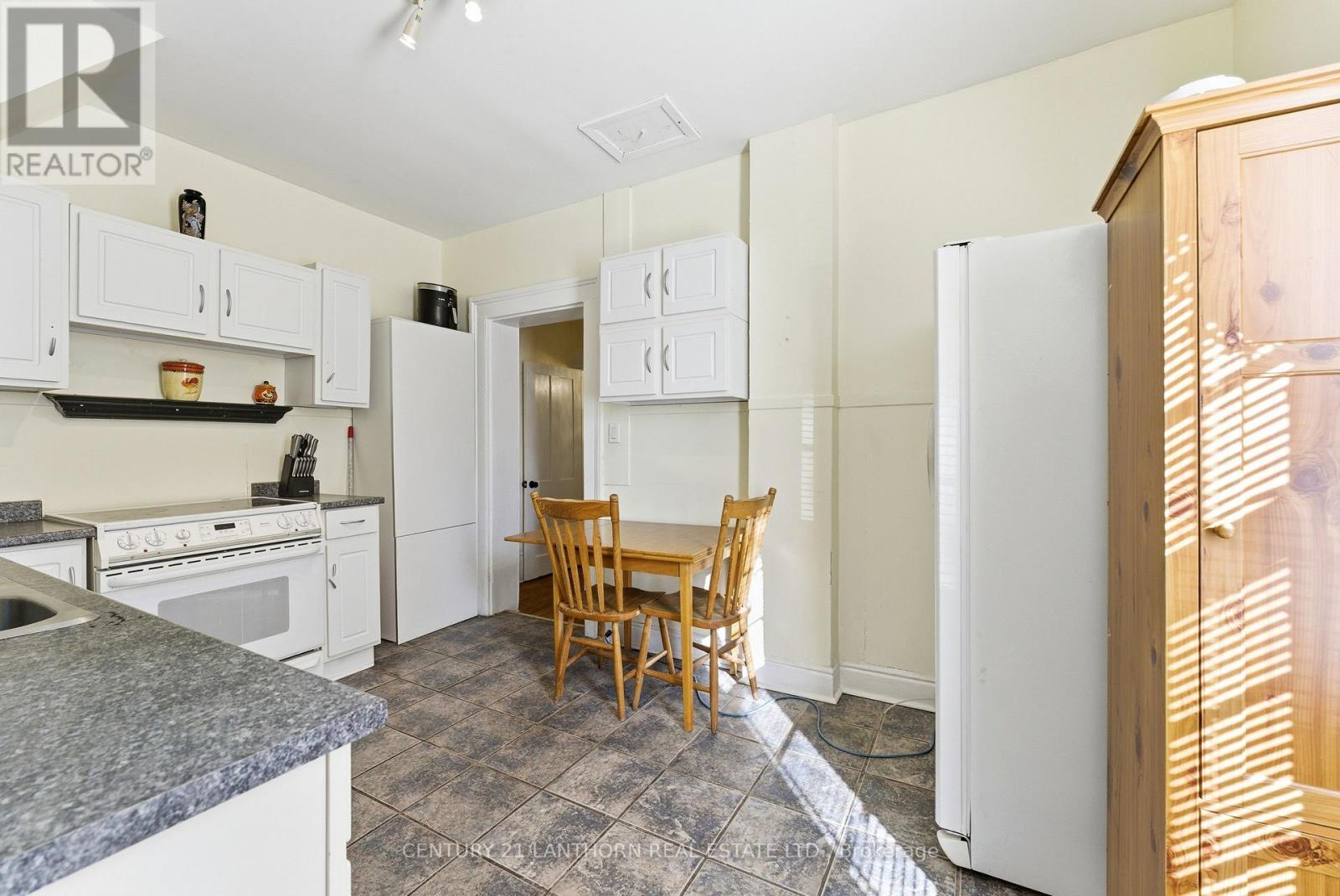 48 Queen Street, Quinte West, Ontario  K8V 4X6 - Photo 8 - X12776698