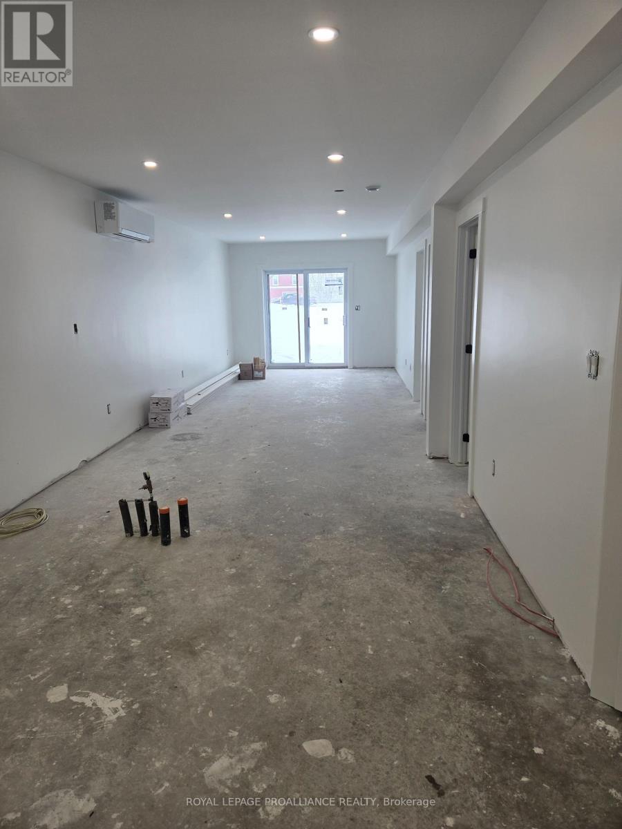 4 - 92 Lywood Street, Belleville, Ontario  K0K 1K0 - Photo 6 - X12776772