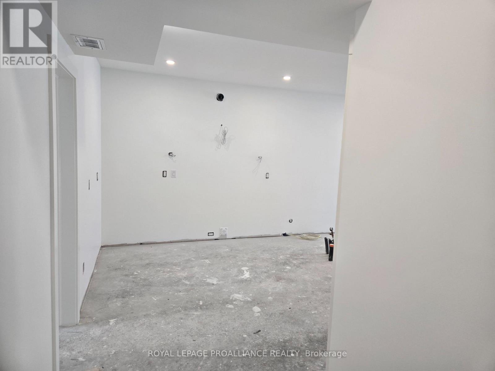 4 - 92 Lywood Street, Belleville, Ontario  K0K 1K0 - Photo 7 - X12776772