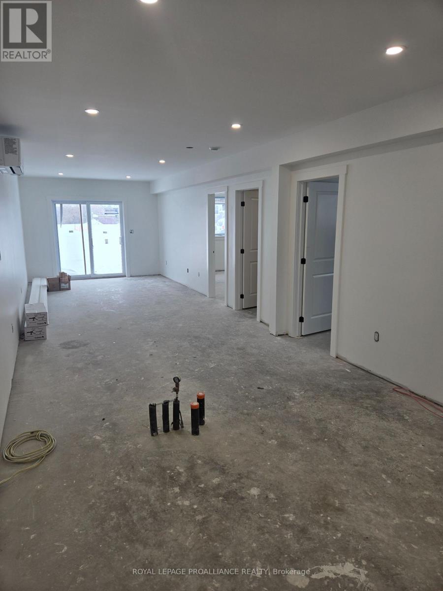 4 - 92 Lywood Street, Belleville, Ontario  K0K 1K0 - Photo 9 - X12776772