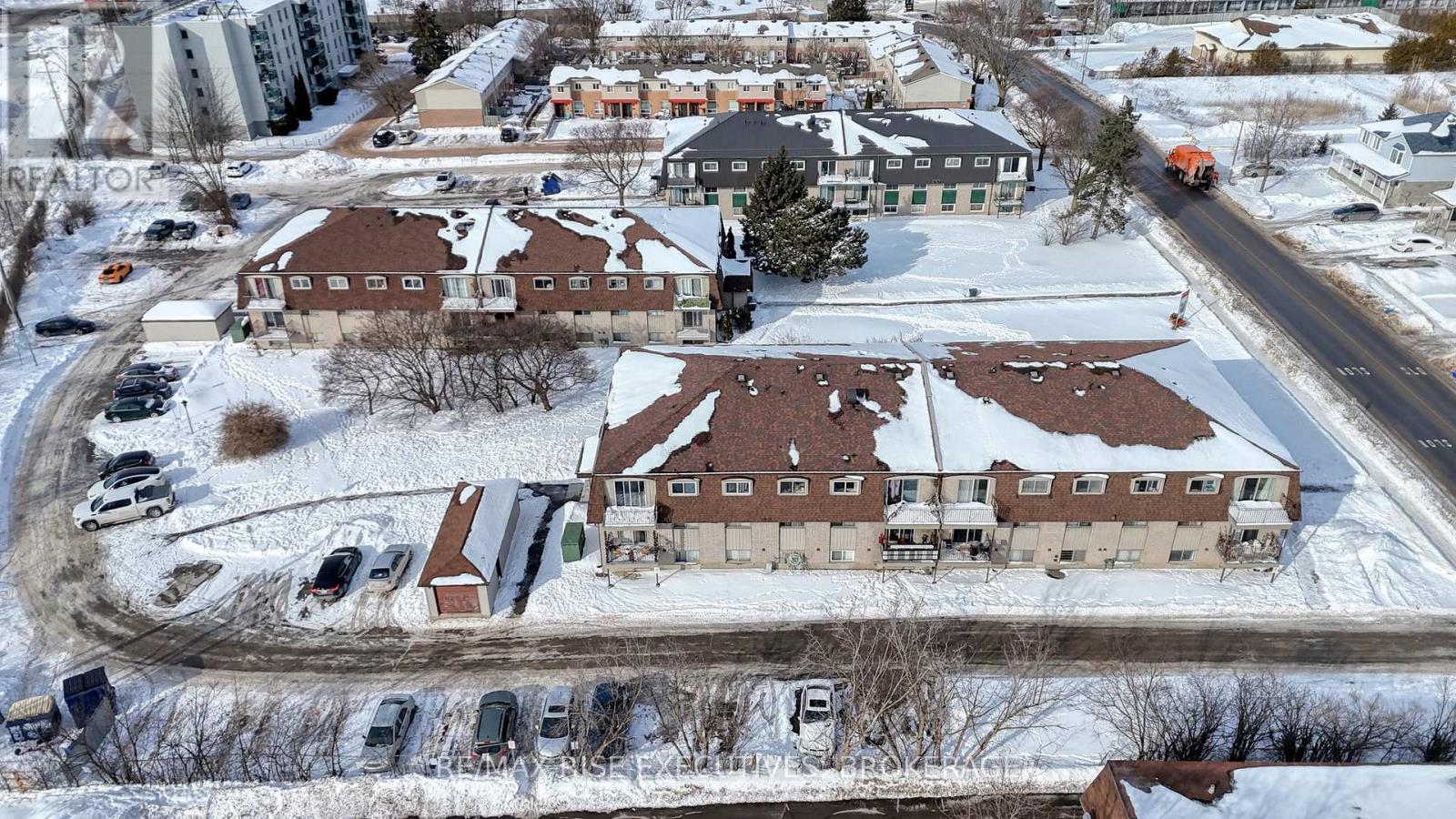 276-286 Conacher Drive, Kingston (Rideau), Ontario  K7K 2X2 - Photo 11 - X12776714