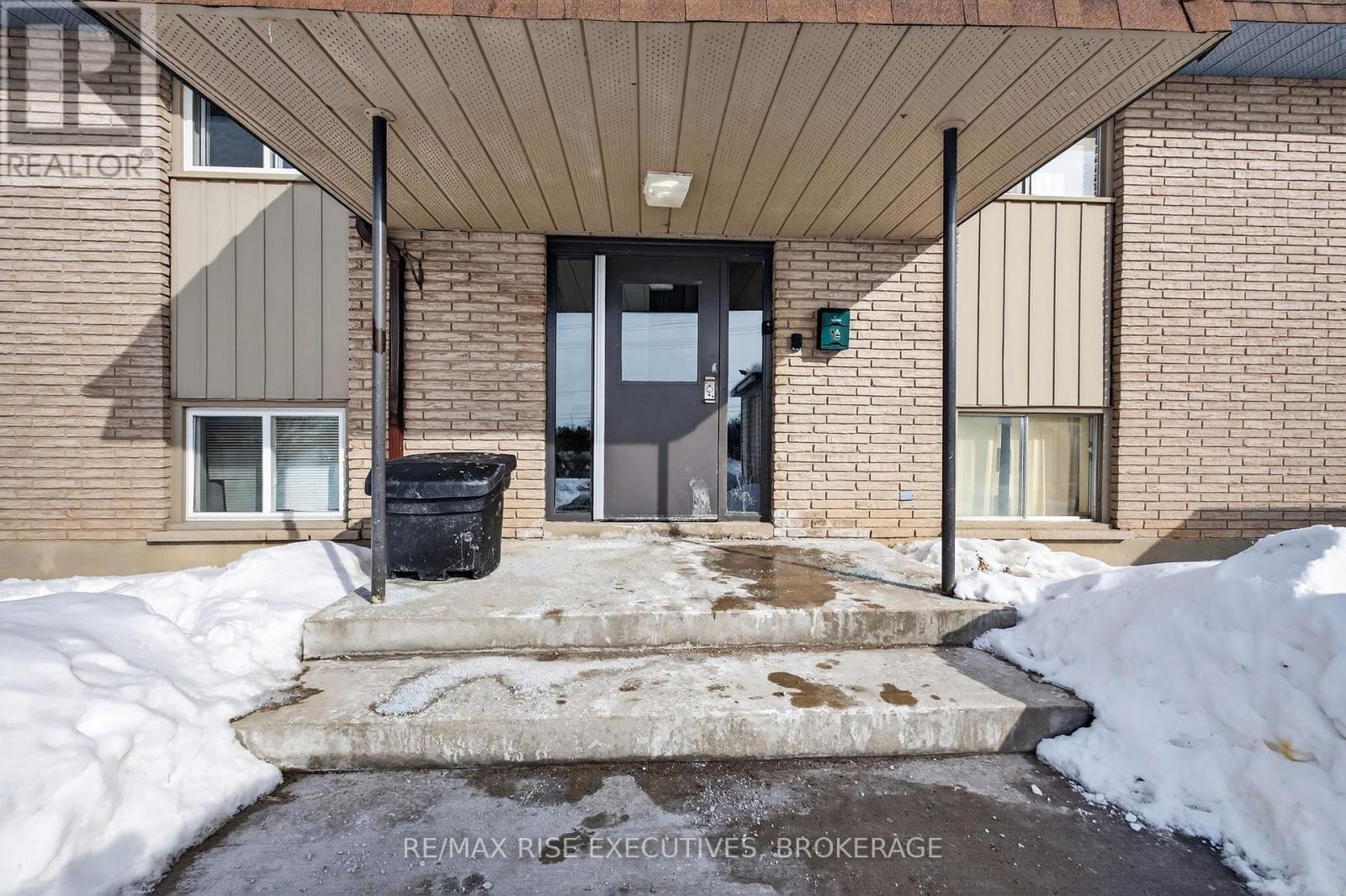 276-286 Conacher Drive, Kingston (Rideau), Ontario  K7K 2X2 - Photo 24 - X12776714