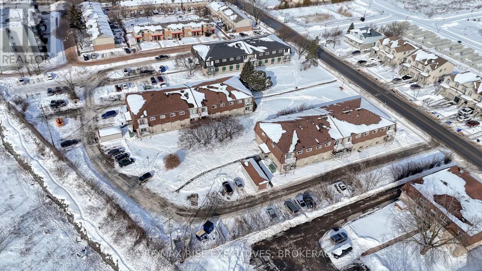 276-286 Conacher Drive, Kingston (Rideau), Ontario  K7K 2X2 - Photo 3 - X12776714