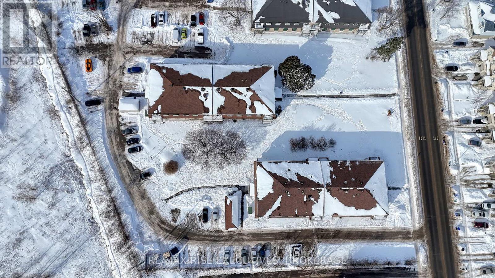 276-286 Conacher Drive, Kingston (Rideau), Ontario  K7K 2X2 - Photo 4 - X12776714