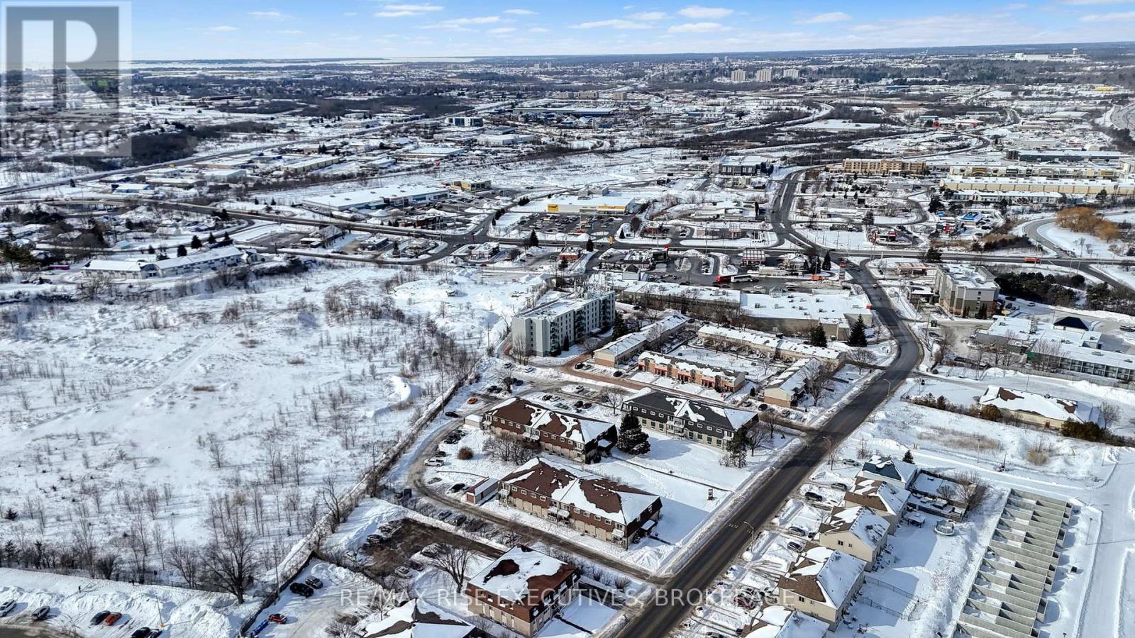 276-286 Conacher Drive, Kingston (Rideau), Ontario  K7K 2X2 - Photo 6 - X12776714