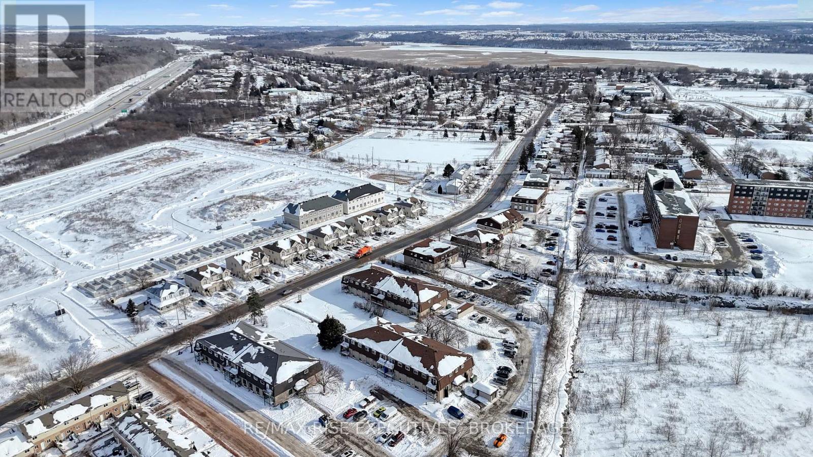 276-286 Conacher Drive, Kingston (Rideau), Ontario  K7K 2X2 - Photo 9 - X12776714