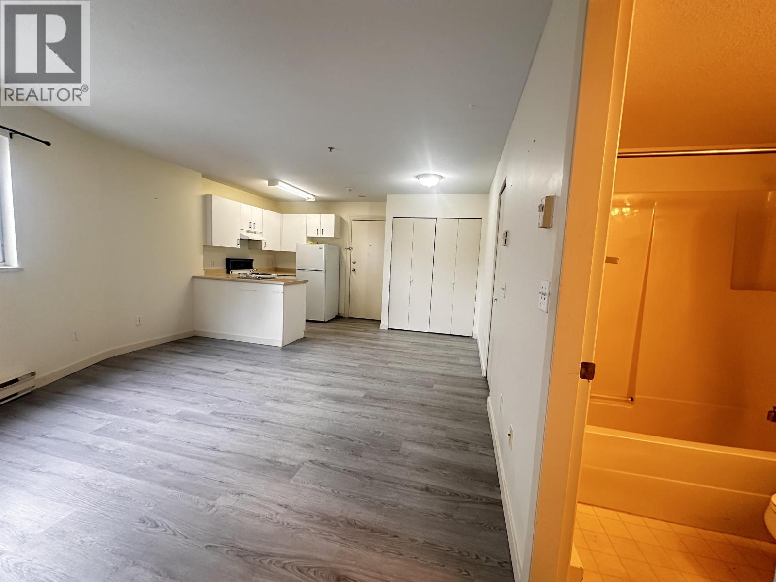 8732 Granville Street, Vancouver, British Columbia  V6P 5A5 - Photo 12 - C8075929