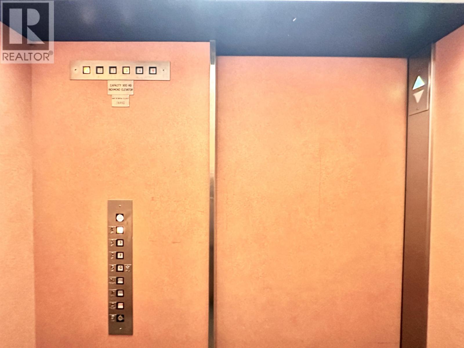 8732 Granville Street, Vancouver, British Columbia  V6P 5A5 - Photo 16 - C8075929