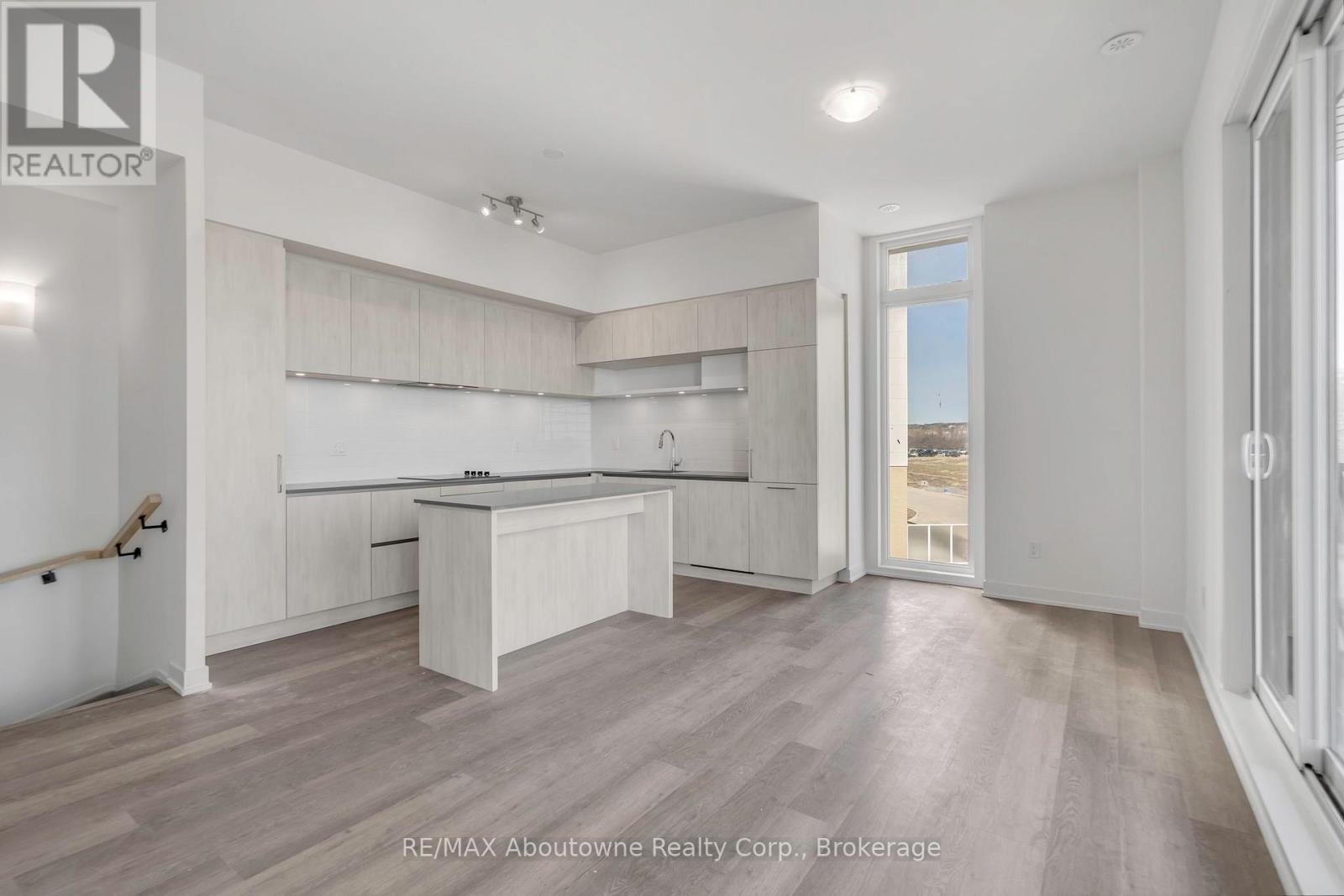 Th810 - 3 Steckley House Lane, Richmond Hill, Ontario  L4S 1L9 - Photo 8 - N12776836