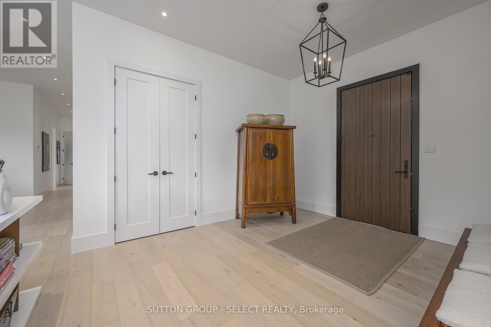 185 Commissioners Road E, London South, Ontario  N6C 2S9 - Photo 13 - X12776818