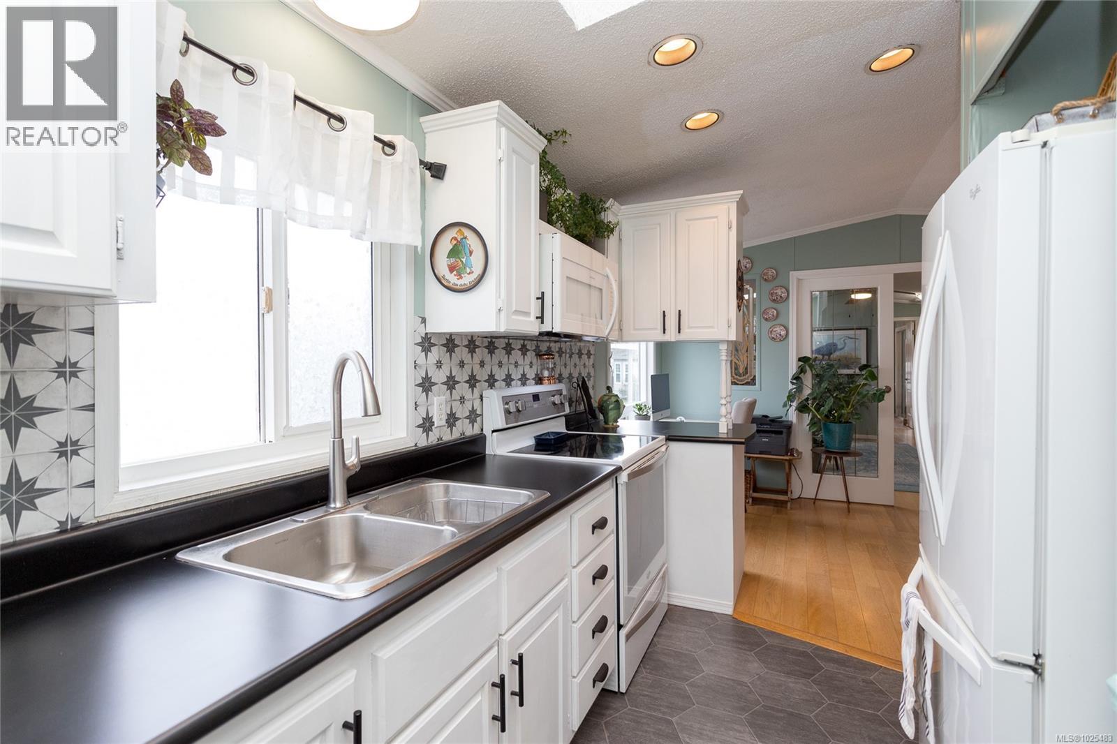 64 7583 Central Saanich Rd, Central Saanich, British Columbia  V8M 2B6 - Photo 11 - 1025483