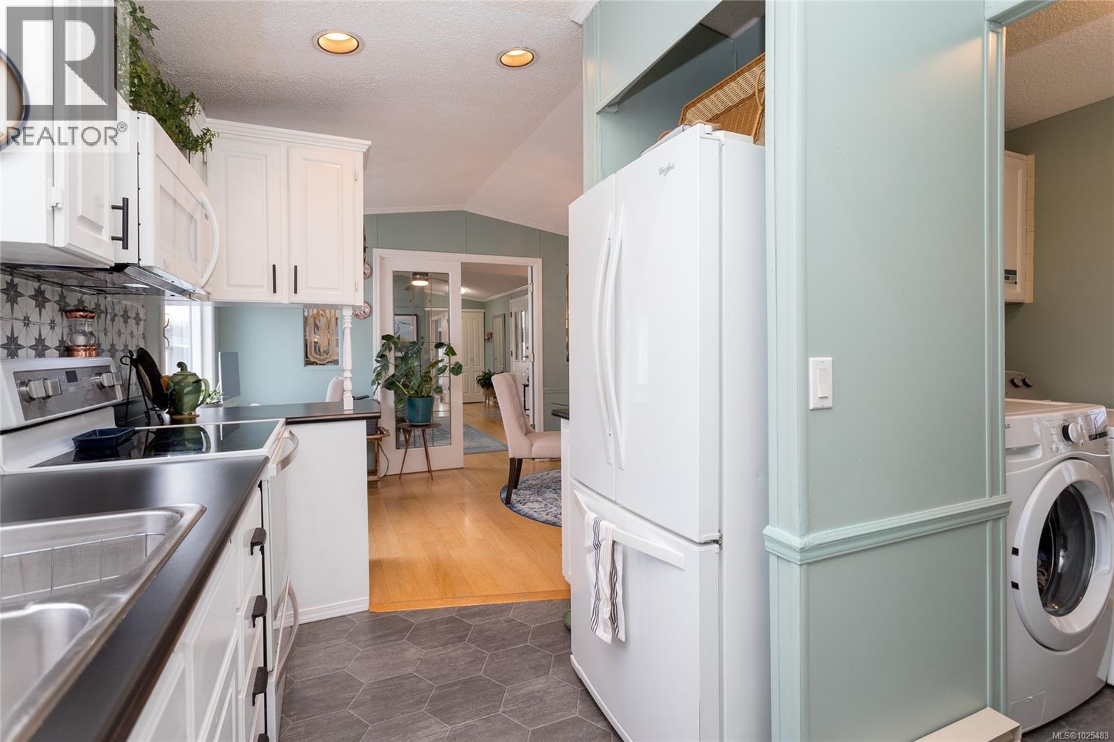 64 7583 Central Saanich Rd, Central Saanich, British Columbia  V8M 2B6 - Photo 12 - 1025483