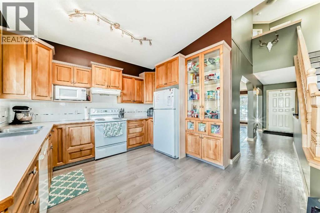 52 Douglas Ridge Close Se, Calgary, Alberta  T2Z 2M4 - Photo 6 - A2279152