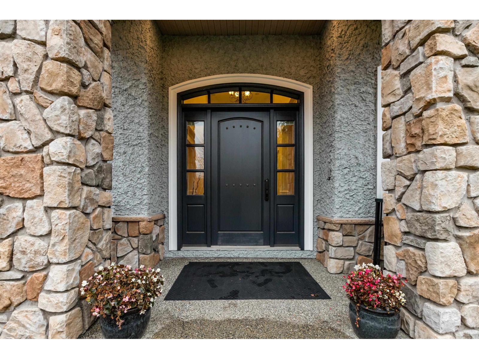 15296 57 Avenue, Surrey, British Columbia  V3S 8R5 - Photo 3 - R3088165