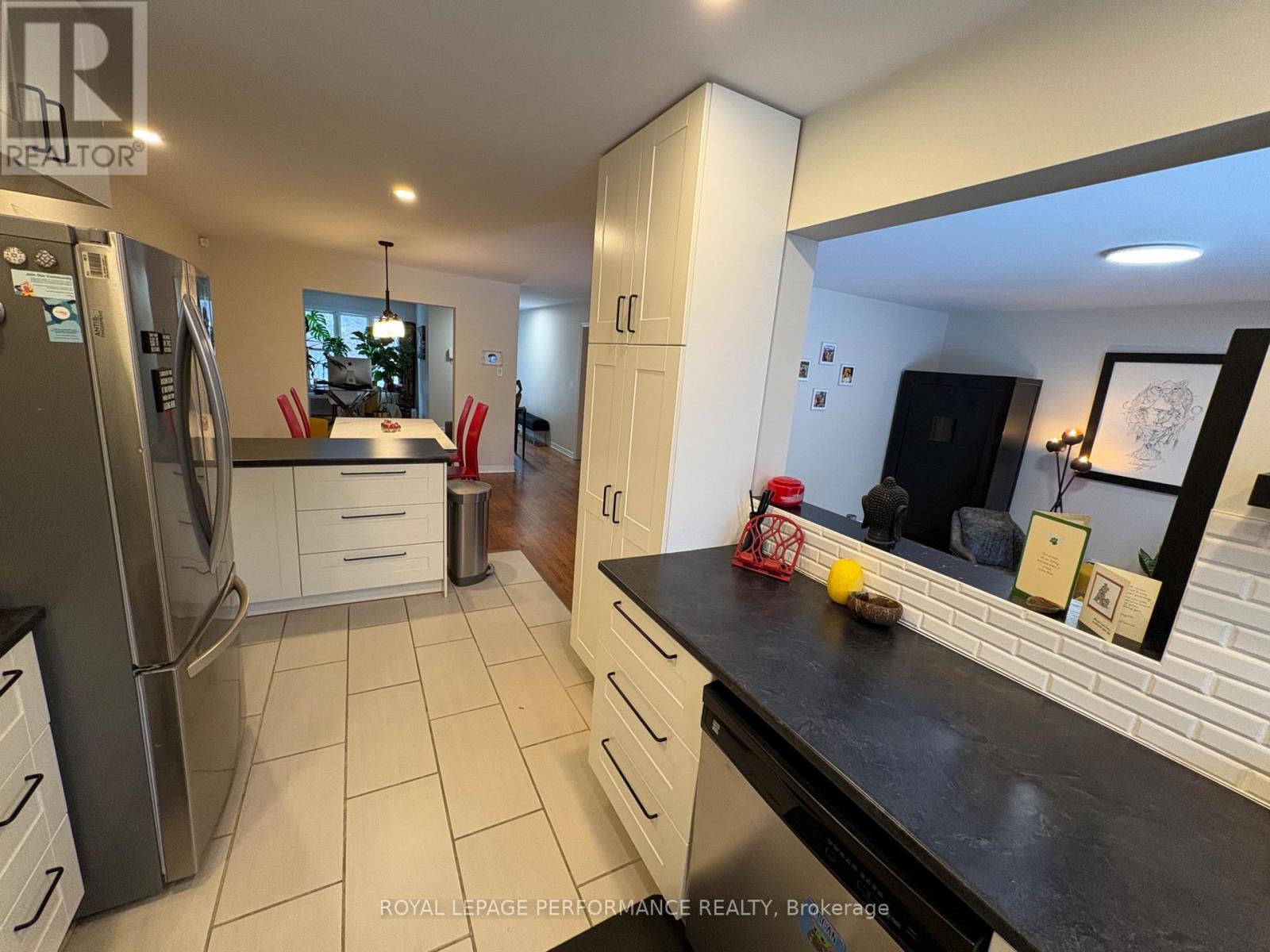 104 Blackburn Avenue, Ottawa, Ontario  K1N 8A7 - Photo 8 - X12776888