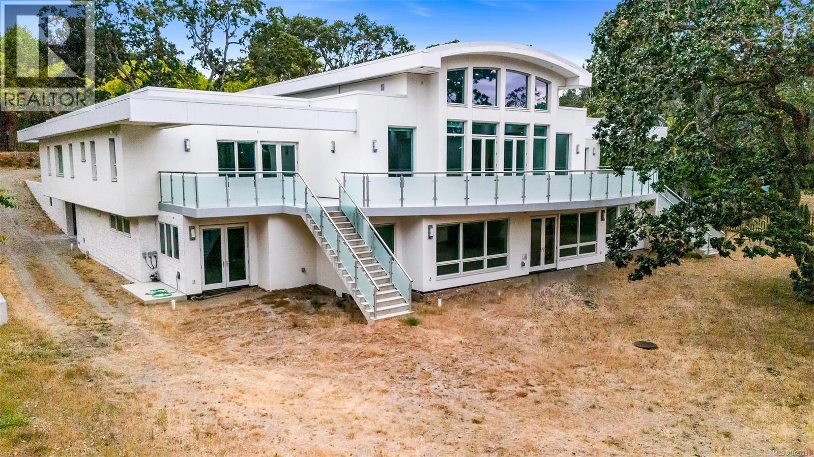 3355 Midland Rd, Oak Bay, British Columbia  V8R 6G7 - Photo 1 - 1025599