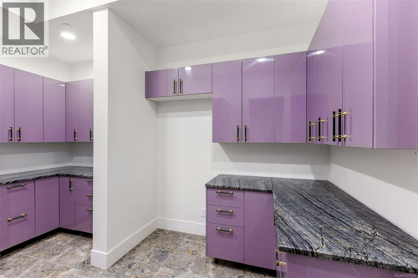 3355 Midland Rd, Oak Bay, British Columbia  V8R 6G7 - Photo 16 - 1025599