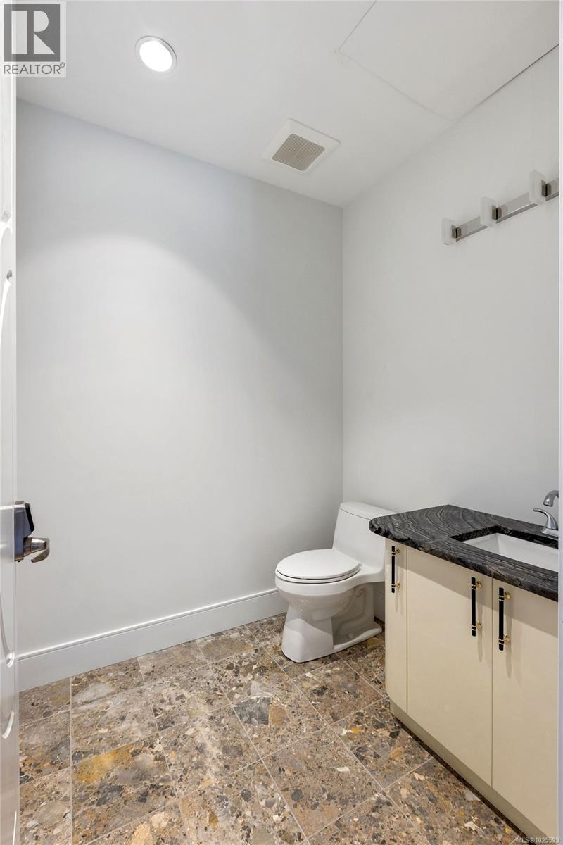 3355 Midland Rd, Oak Bay, British Columbia  V8R 6G7 - Photo 18 - 1025599