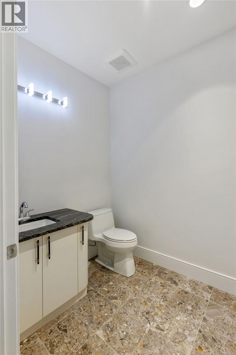 3355 Midland Rd, Oak Bay, British Columbia  V8R 6G7 - Photo 19 - 1025599