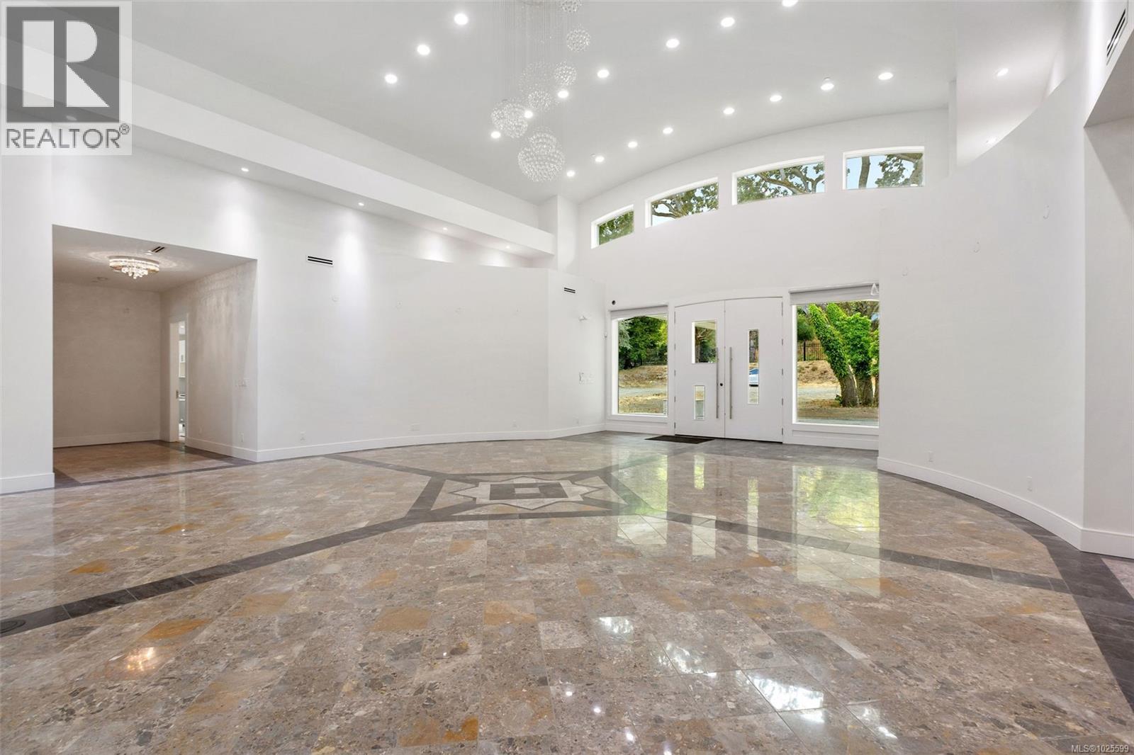 3355 Midland Rd, Oak Bay, British Columbia  V8R 6G7 - Photo 33 - 1025599