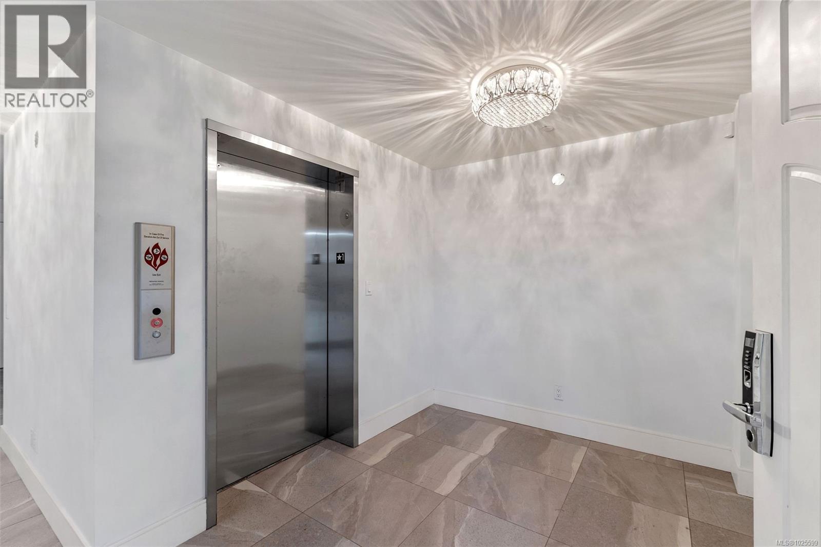 3355 Midland Rd, Oak Bay, British Columbia  V8R 6G7 - Photo 52 - 1025599