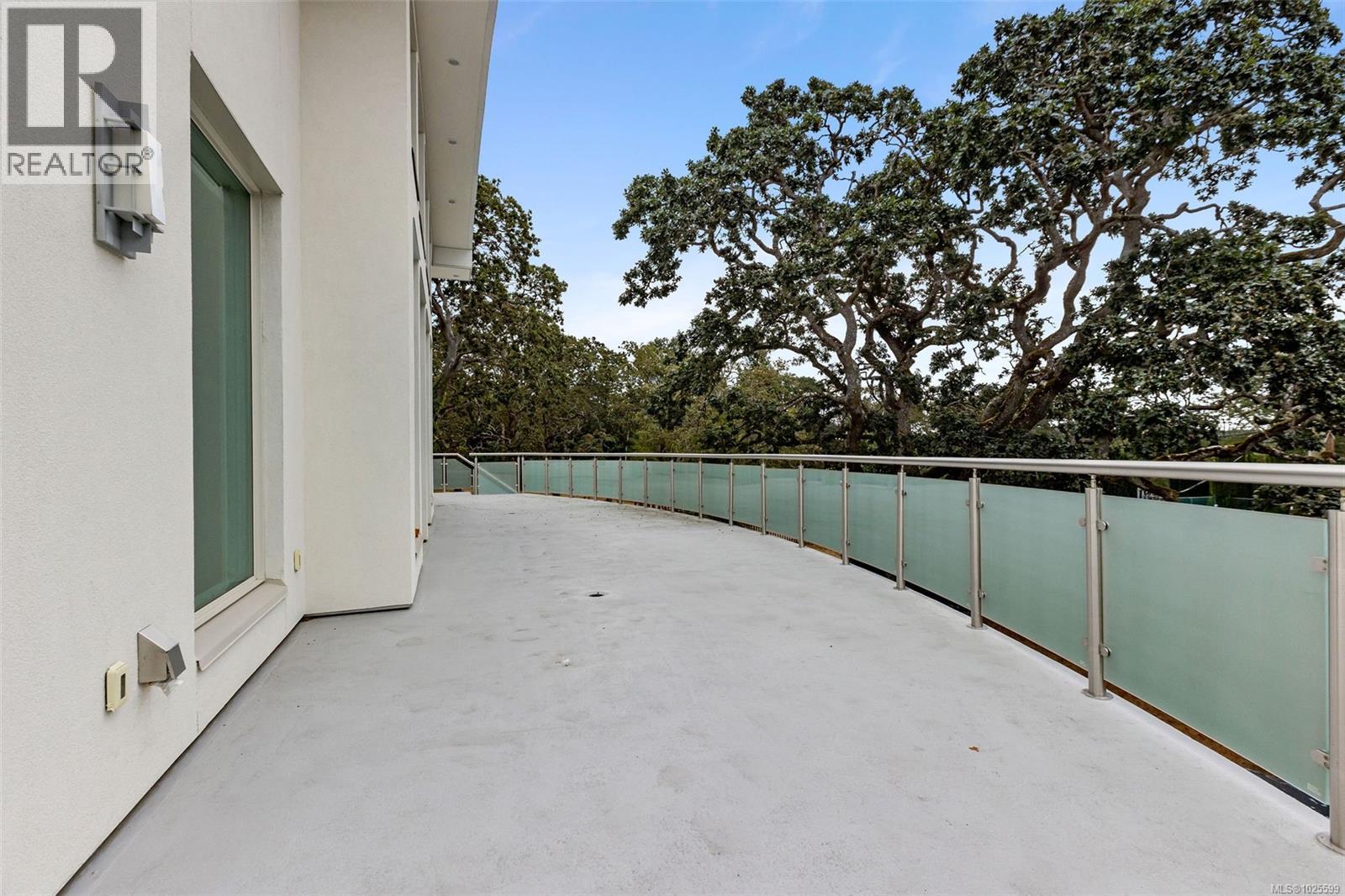 3355 Midland Rd, Oak Bay, British Columbia  V8R 6G7 - Photo 54 - 1025599