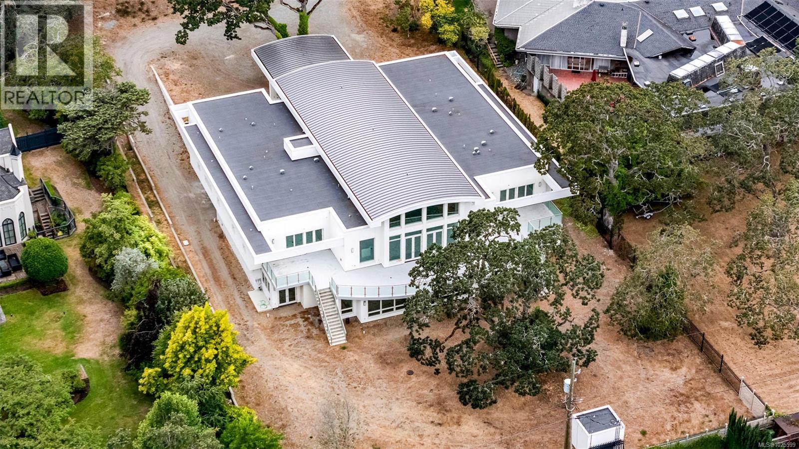 3355 Midland Rd, Oak Bay, British Columbia  V8R 6G7 - Photo 60 - 1025599