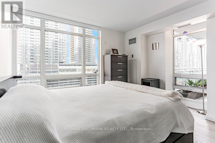 1810 - 381 Front Street W, Toronto, Ontario  M5V 3R8 - Photo 14 - C12734542