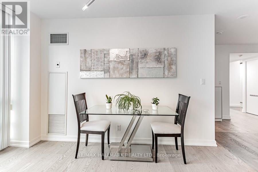 1810 - 381 Front Street W, Toronto, Ontario  M5V 3R8 - Photo 17 - C12734542