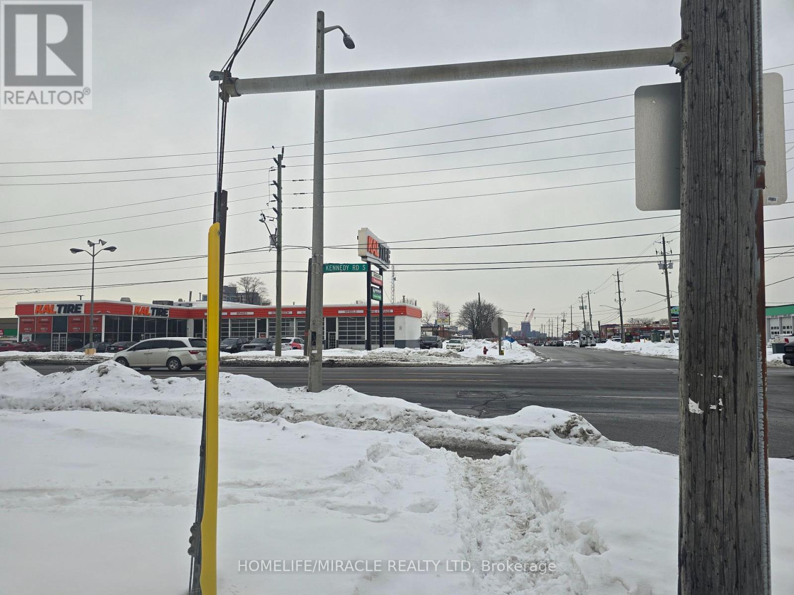 106 - 49 Hillcrest Avenue, Brampton, Ontario  L6W 4V4 - Photo 5 - W12776250