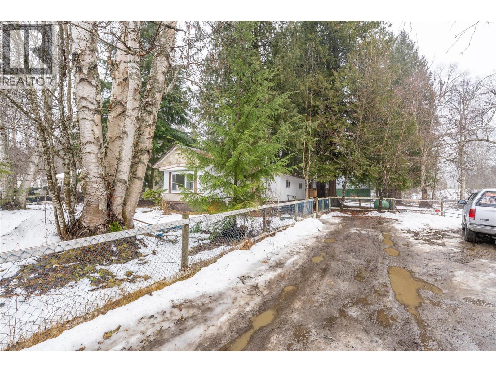 3666 Catherwood Road, Revelstoke, British Columbia  V0E 2S0 - Photo 33 - 10373628