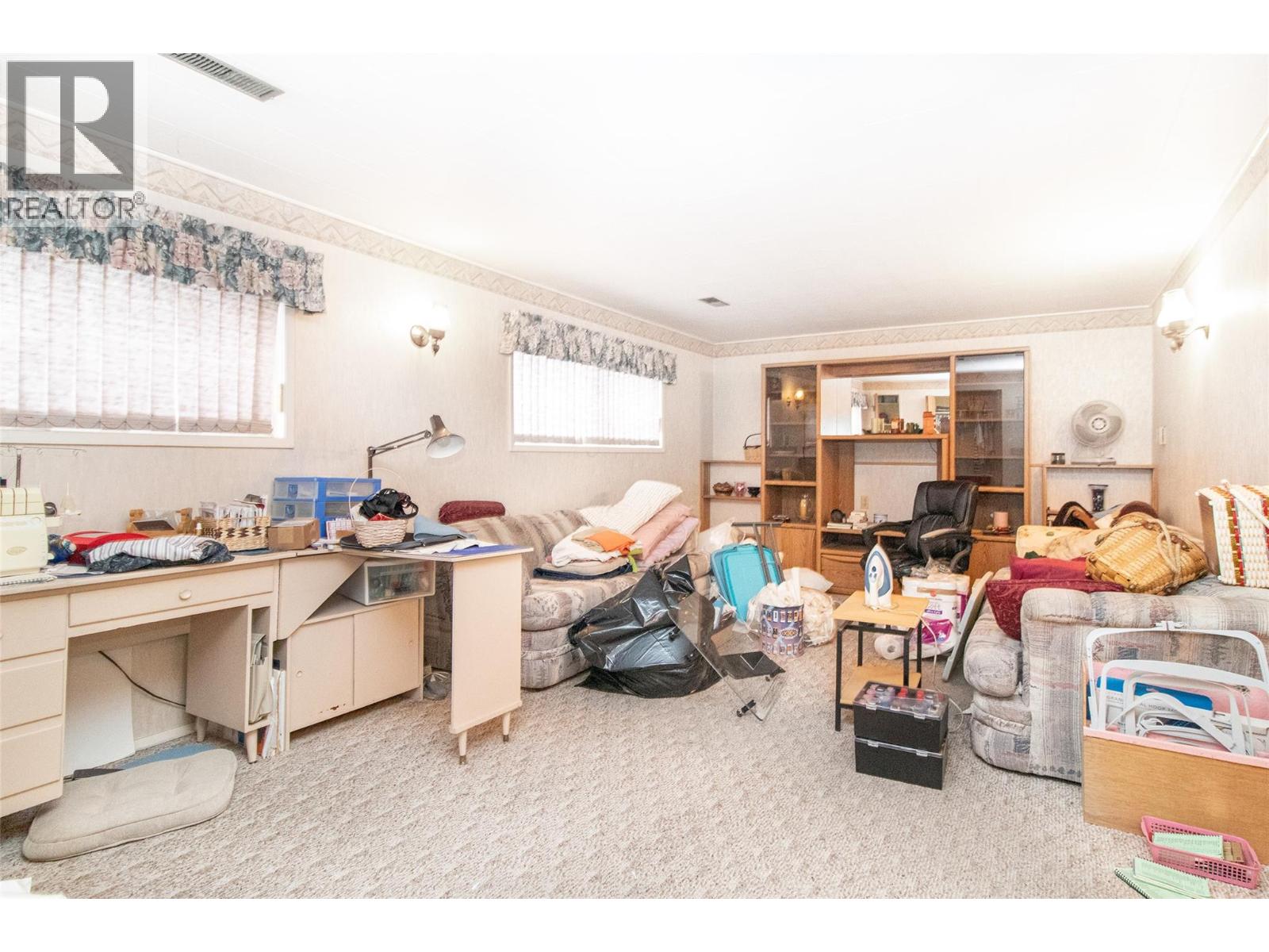 1590 Blondeaux Crescent Kelowna Photo 11