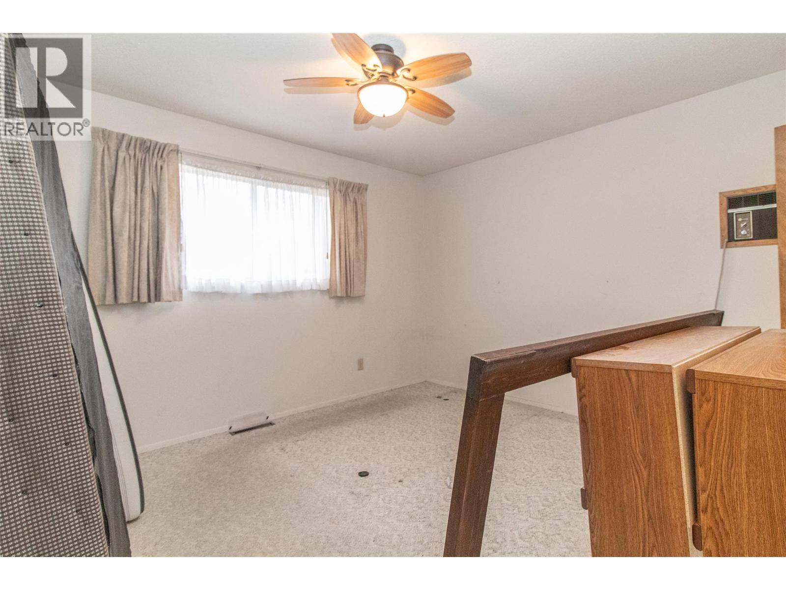 1590 Blondeaux Crescent Kelowna Photo 8