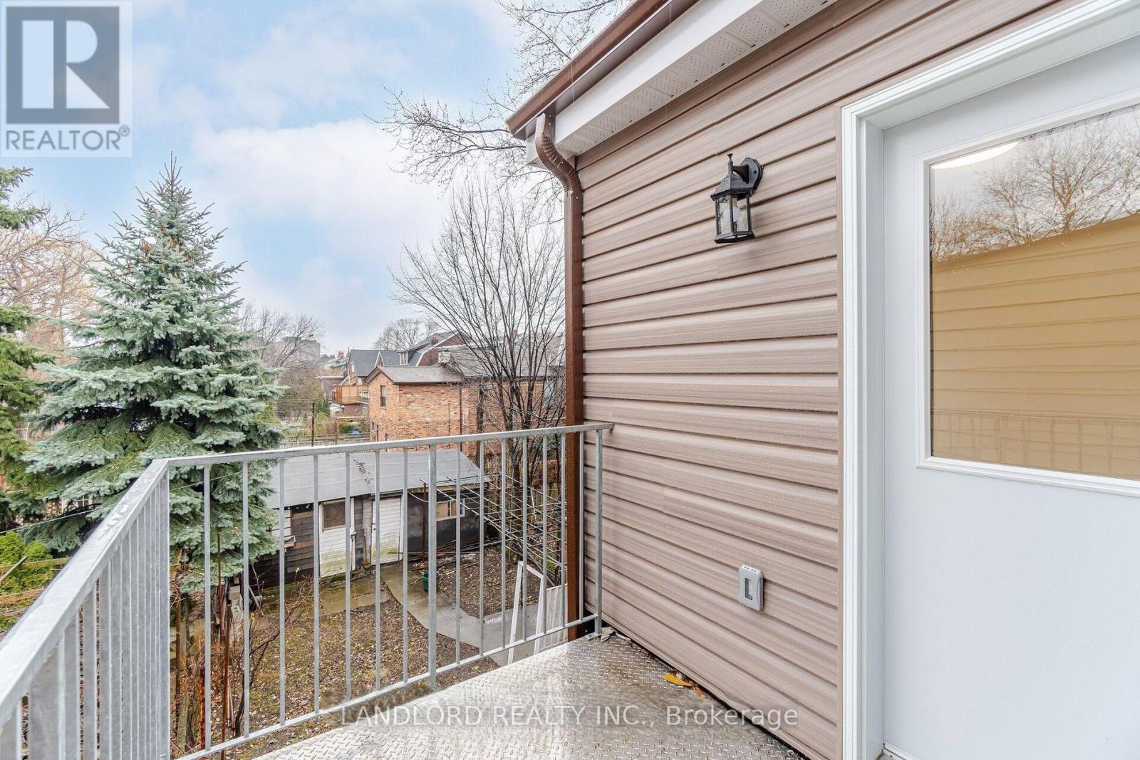 2nd Fl. - 73 Dewson Street, Toronto, Ontario  M6H 1G9 - Photo 15 - C12776686