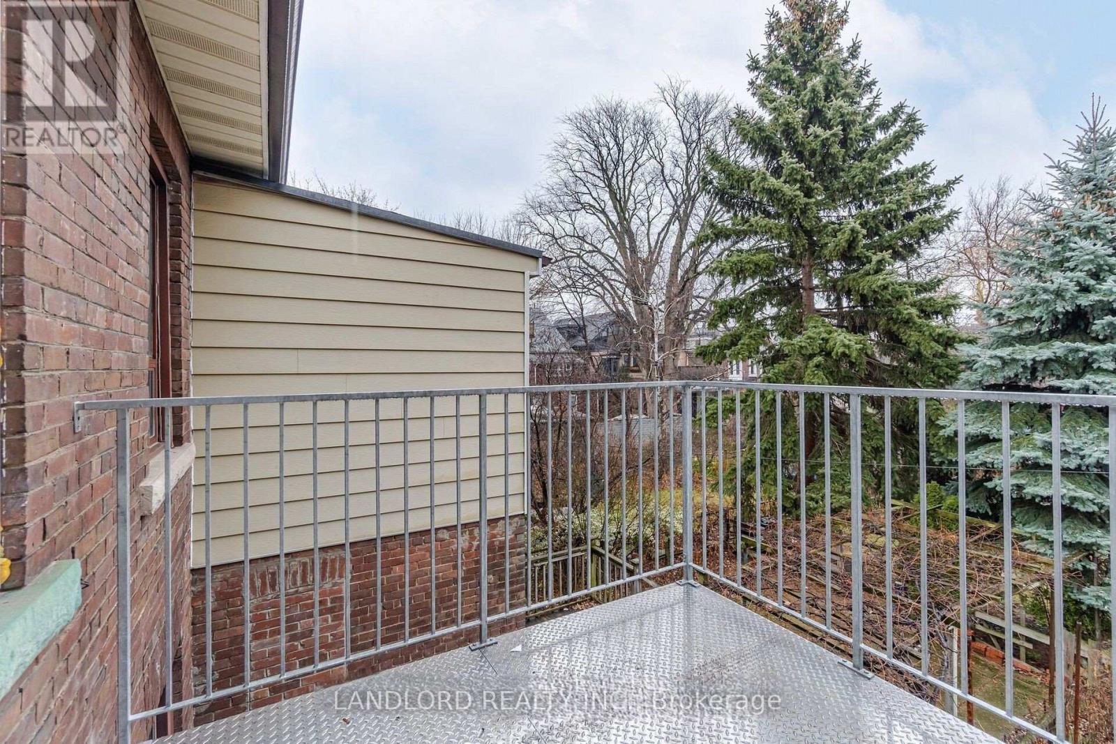 2nd Fl. - 73 Dewson Street, Toronto, Ontario  M6H 1G9 - Photo 16 - C12776686