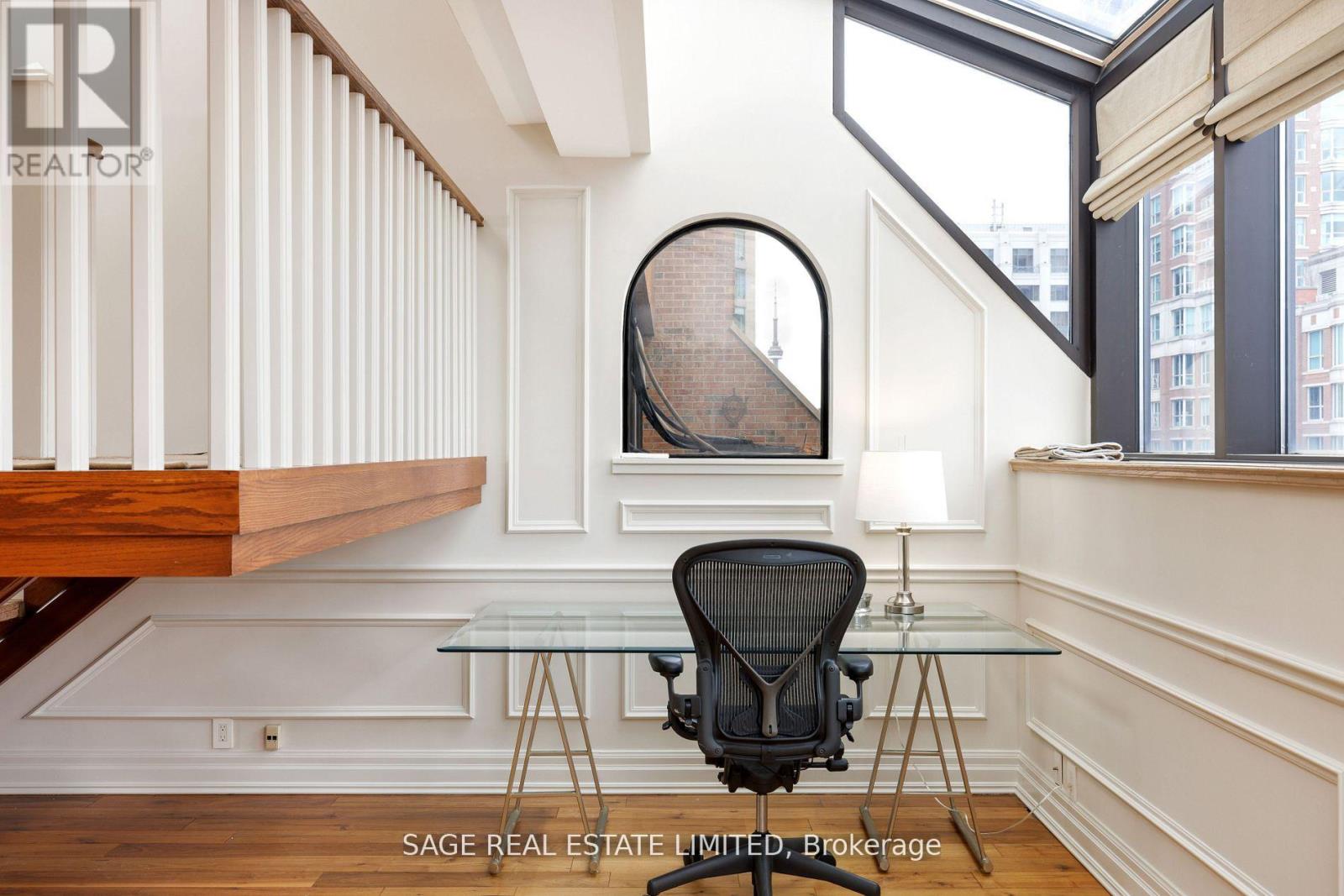 605 - 55a Avenue Road, Toronto, Ontario  M5R 3L2 - Photo 4 - C12776708