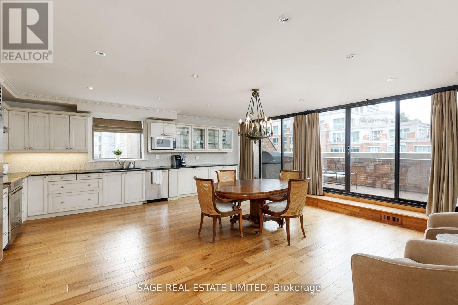 605 - 55a Avenue Road, Toronto, Ontario  M5R 3L2 - Photo 8 - C12776708