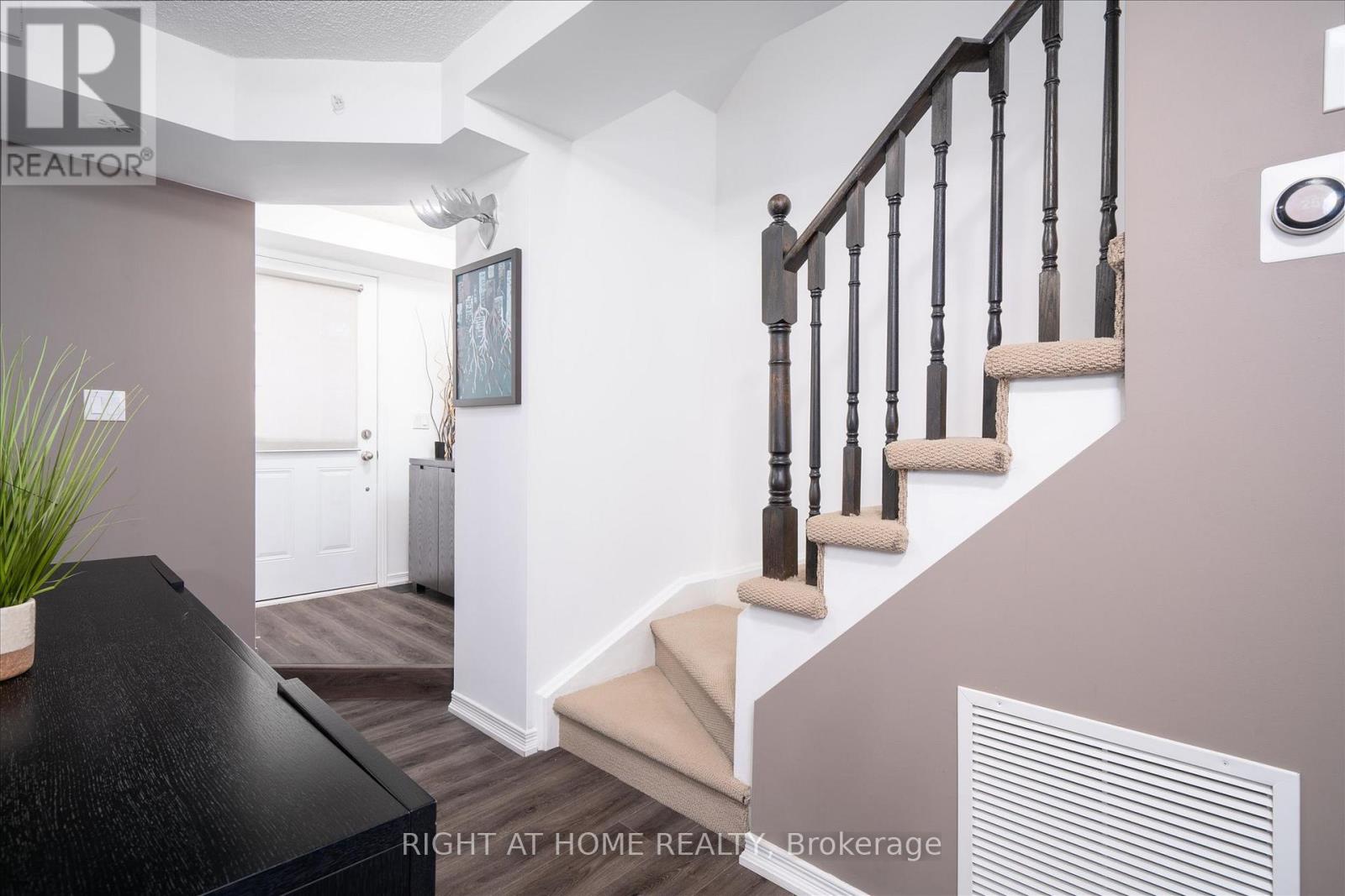 112 - 1 Ruttan Street, Toronto, Ontario  M6P 0A1 - Photo 14 - C12776804