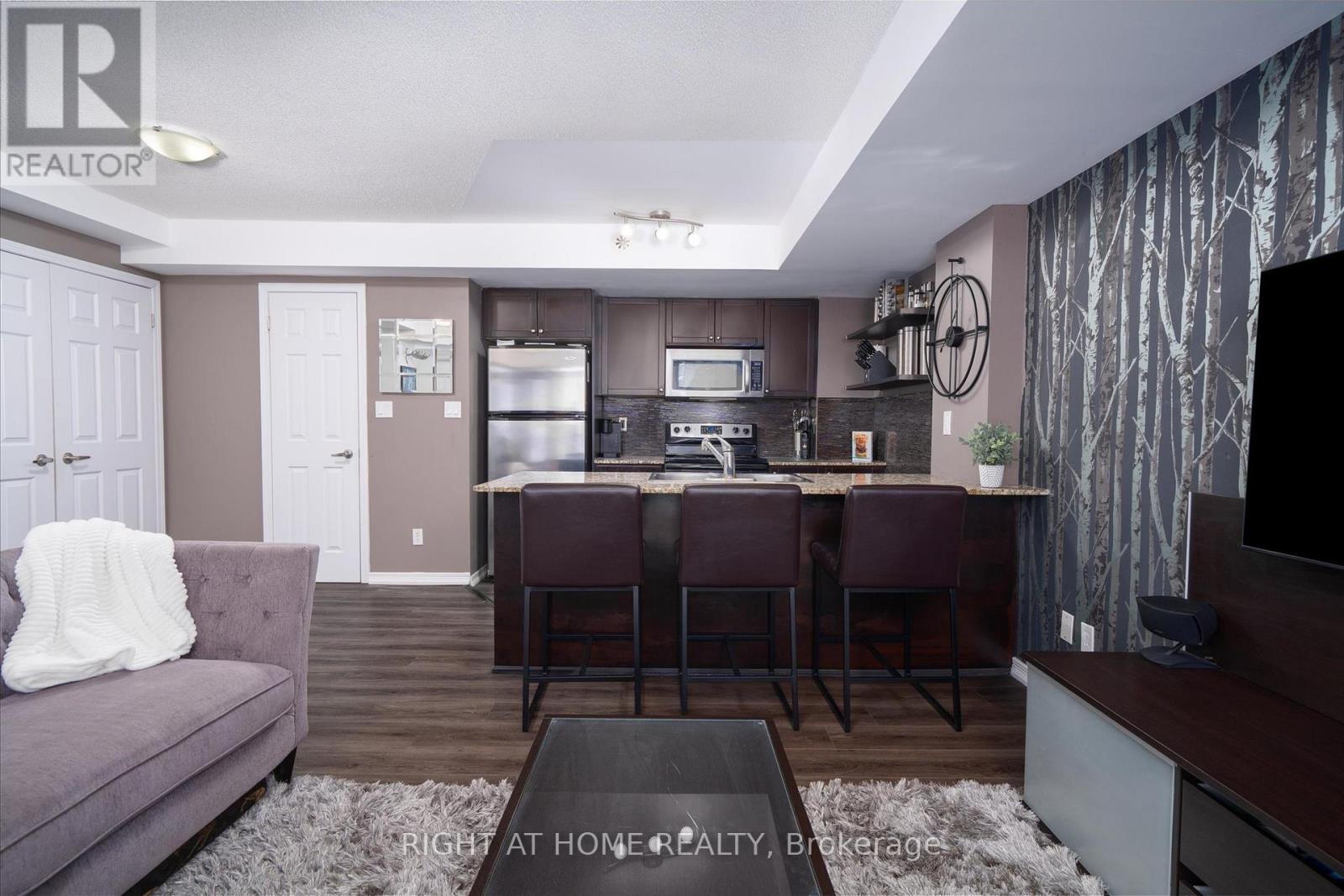 112 - 1 Ruttan Street, Toronto, Ontario  M6P 0A1 - Photo 8 - C12776804